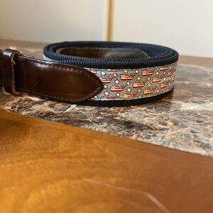 Mens Vineyard Vines Leather & Canvas Patriotic Whale Belt